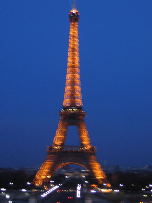 eiffeltowerfull1.jpg