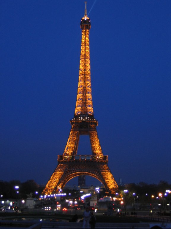 eiffeltowerfull4.jpg